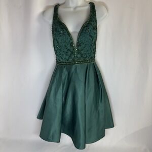 Coya Collection Elegant Green  Dress Whith Handmade  Embroidery Size‎ M Worn